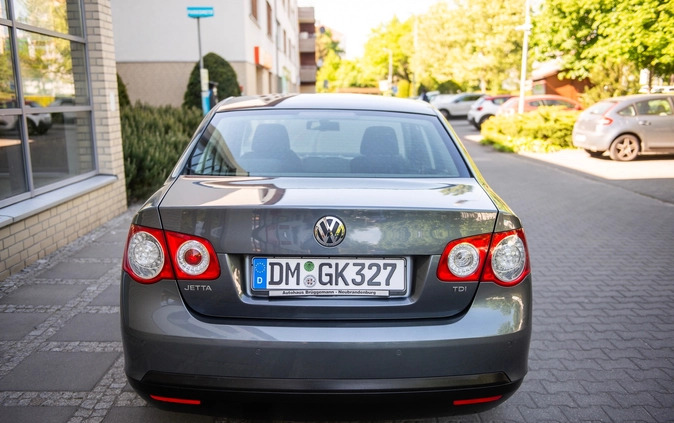 Volkswagen Jetta cena 21900 przebieg: 171000, rok produkcji 2009 z Szczecin małe 781